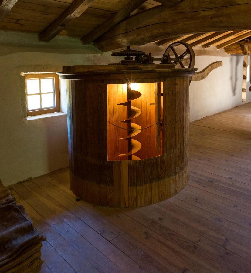 Moulin Crozet Acomodação com café da manhã Montceaux Exterior foto